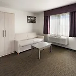 Sylo Hotel Denver Airport, A Ramada By Wyndham