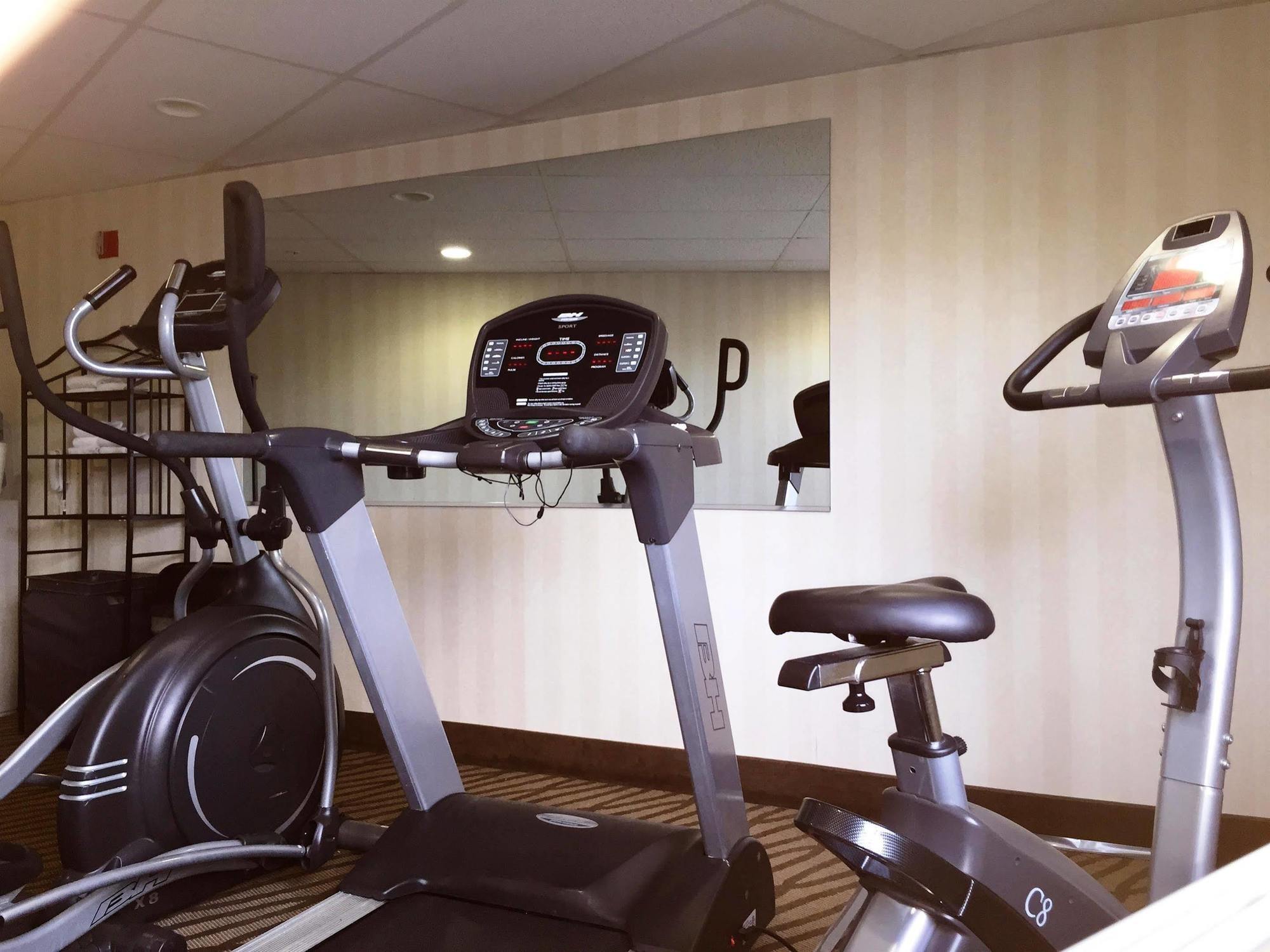 Hotel Sylo Denver Airport, A Ramada By Wyndham 2*
